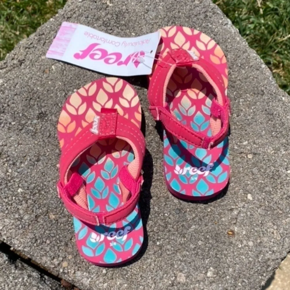 LIVIE & LUCA, SIZE 5 MARY JANES (LIKE NEW), & REEF, SIZE 3/4 SANDALS (NEW). BR